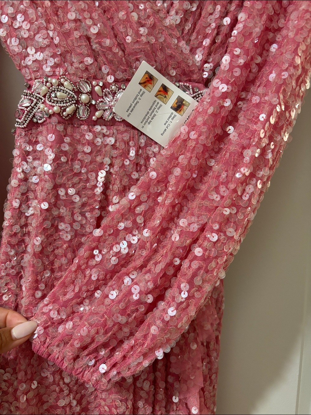 BRAND NEW Mac Duggal Sequined Pink Gown size 2. SOLD OUT SIZE $598 RETAIL - Picture 4 of 7